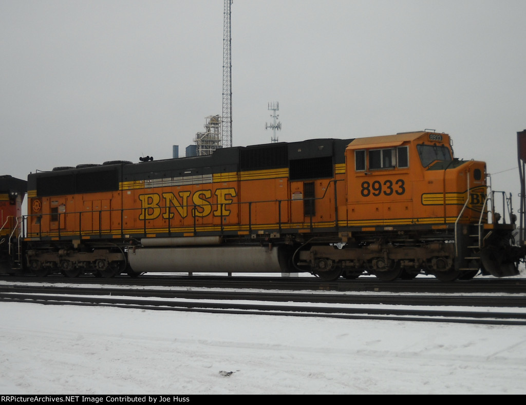 BNSF 8933